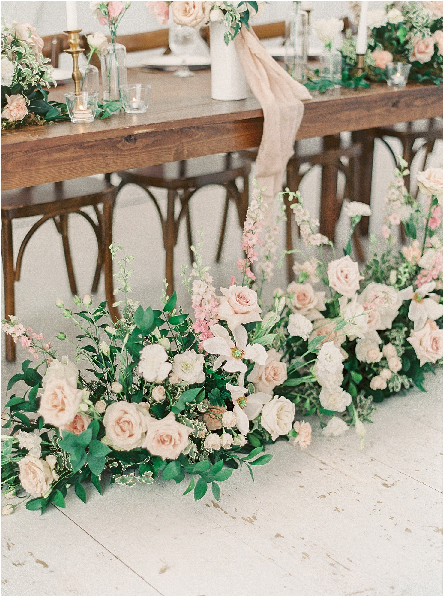 Jubilee Florals Head Table Floral Installation